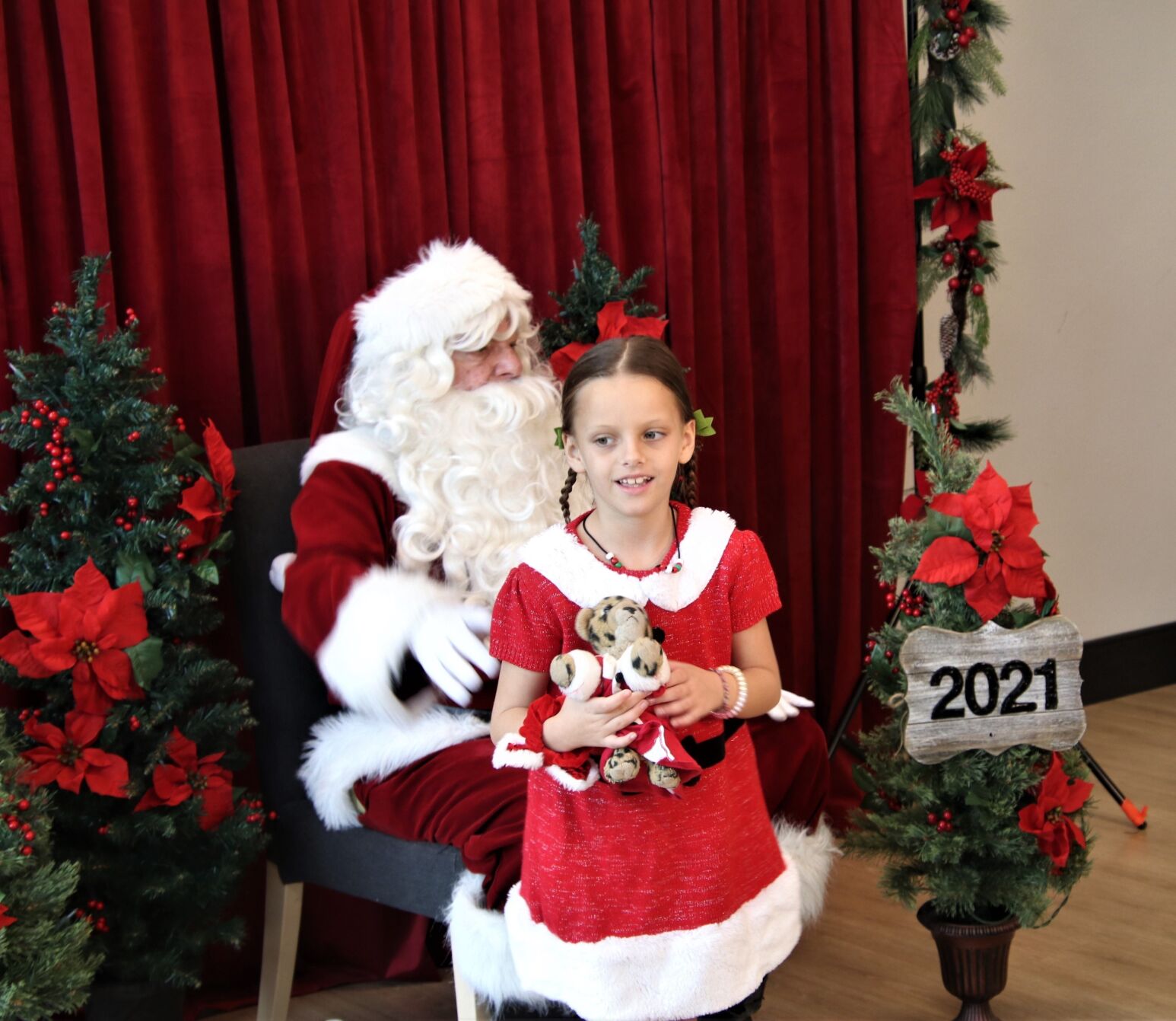 Santa Swoops IMG_0008 (4).JPG